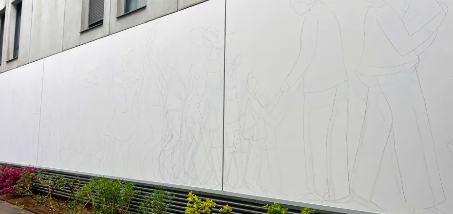 Une immense fresque à l'entrée du pôle femme-mère-enfant