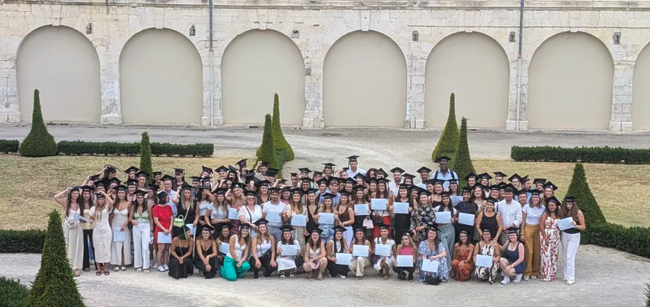 Félicitations aux jeunes diplômés !